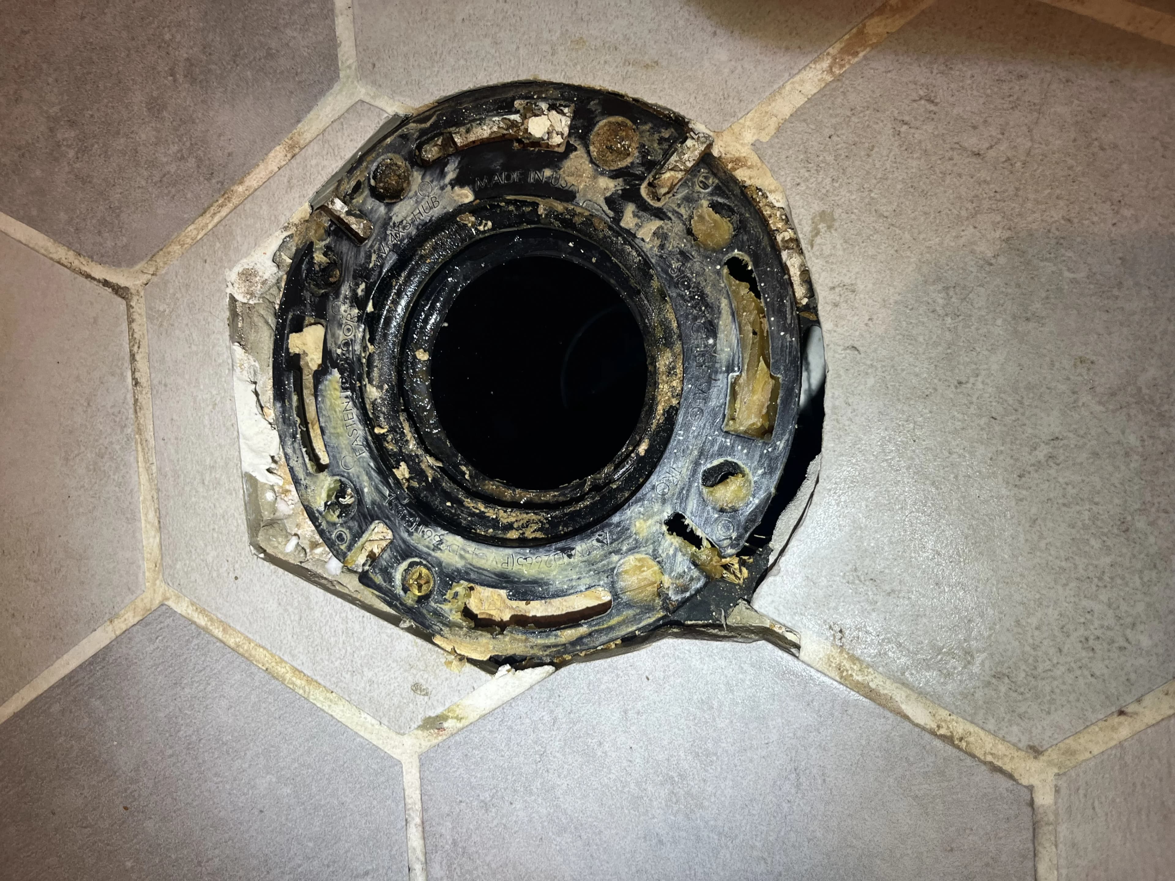 Bad wax ring causing sewer smell — AYSP plumbing fix — Elsinore, Utah