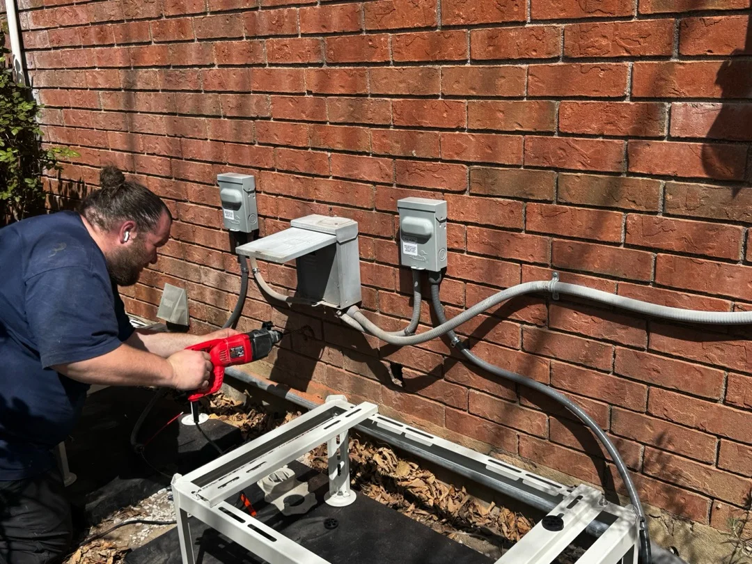 HVAC service technician in Draper